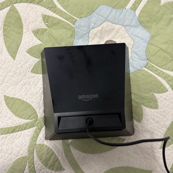 Amazon Echo Show 1st Generation - Picture 3 of 5